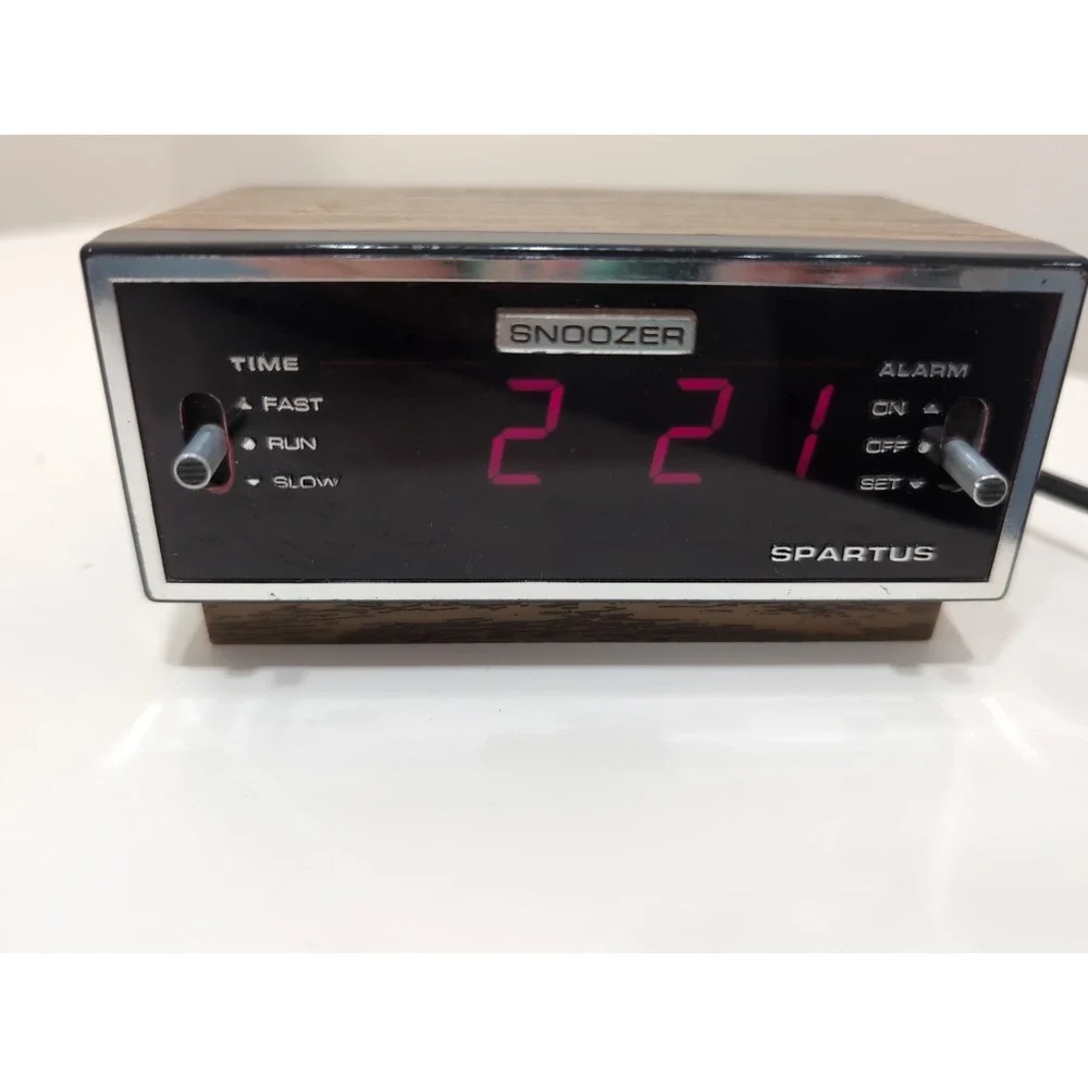 Vintage 70s Spartus Red Digital Alarm Clock Snoozer Woodgrain Tested WORKS‎